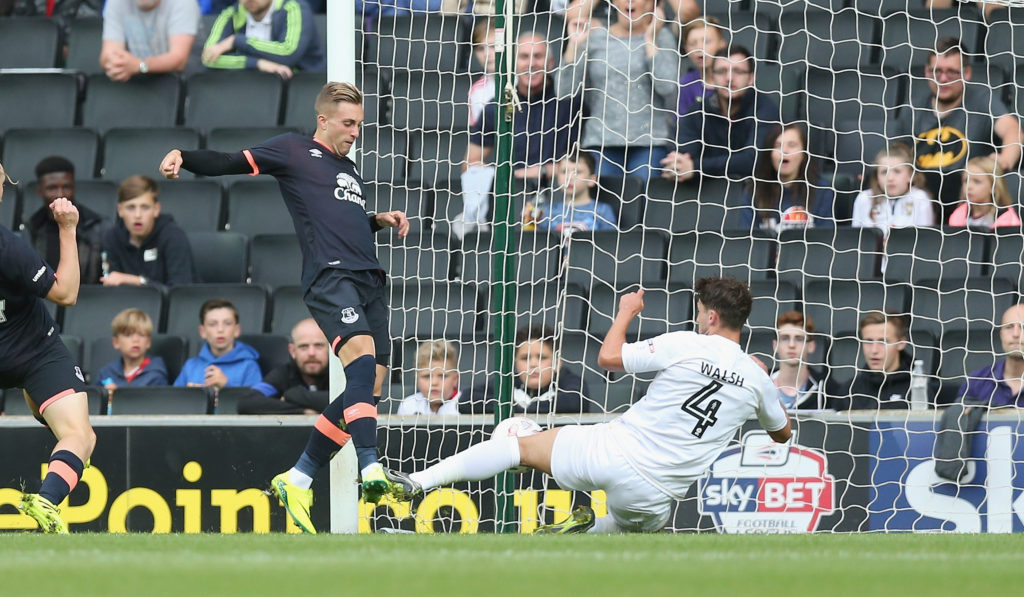 MILTON KEYNES, ENGLAND - JULY 26:  Gerard Deulofeu of Everton scores their first goal during the pre-season friendly match between MK Dons and Everton at Stadium mk on July 26, 2016 in Milton Keynes, England.  (Photo by Alex Morton/Getty Images)