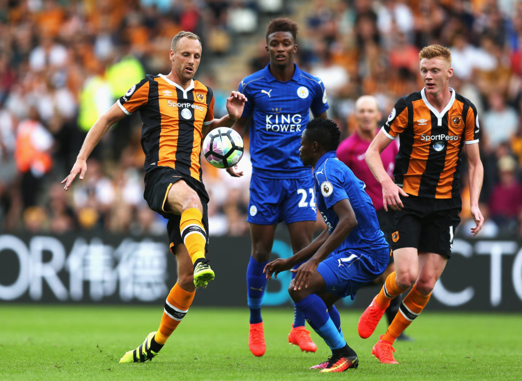 HULL, ENGLAND - AUGUST 13: David Meyler of Hull City controls the ball infront of Ahmed Musa of Leicester City during the Premier League match between Hull City and Leicester City at KCOM Stadium on August 13, 2016 in Hull, England.  (Photo by Alex Morton/Getty Images)