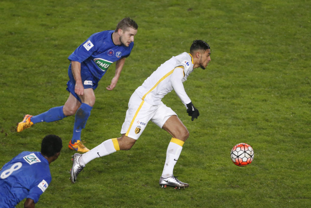 AMIENS, FRANCE - JANUARY 3: Sofiane Boufal of Lille in action during the French Cup (Coupe de France) match between Amiens AC and Lille LOSC at Stade de la Licorne on January 3, 2016 in Amiens, France. (Photo by Jean Catuffe/Getty Images)