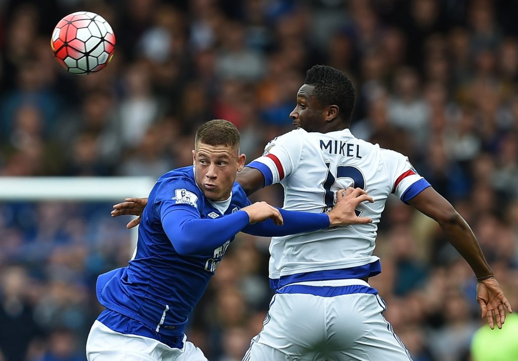 Everton's English midfielder Ross Barkley (L) vies against Chelsea's Nigerian midfielder John Obi Mikel during the English Premier League football match between Everton and Chelsea at Goodison Park in Liverpool on September 12, 2015. AFP PHOTO / PAUL ELLIS RESTRICTED TO EDITORIAL USE. No use with unauthorized audio, video, data, fixture lists, club/league logos or 'live' services. Online in-match use limited to 75 images, no video emulation. No use in betting, games or single club/league/player publications. (Photo credit should read PAUL ELLIS/AFP/Getty Images)