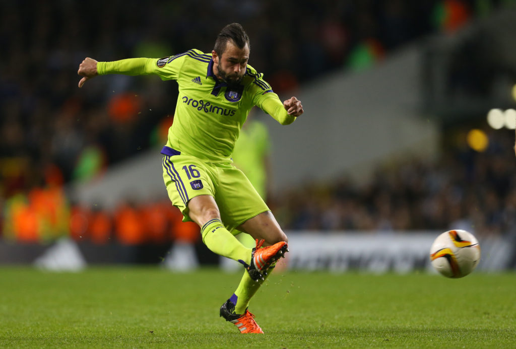 Dyche tips Defour for leading role with Clarets