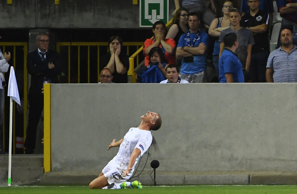 Leicester City's Marc Albrighton celebrates after scoring during the UEFA Champions League football match between Club Brugge and Leicester City at Jan Breydelstadion stadium on September 14, 2016, in Bruges. / AFP / EMMANUEL DUNAND (Photo credit should read EMMANUEL DUNAND/AFP/Getty Images)