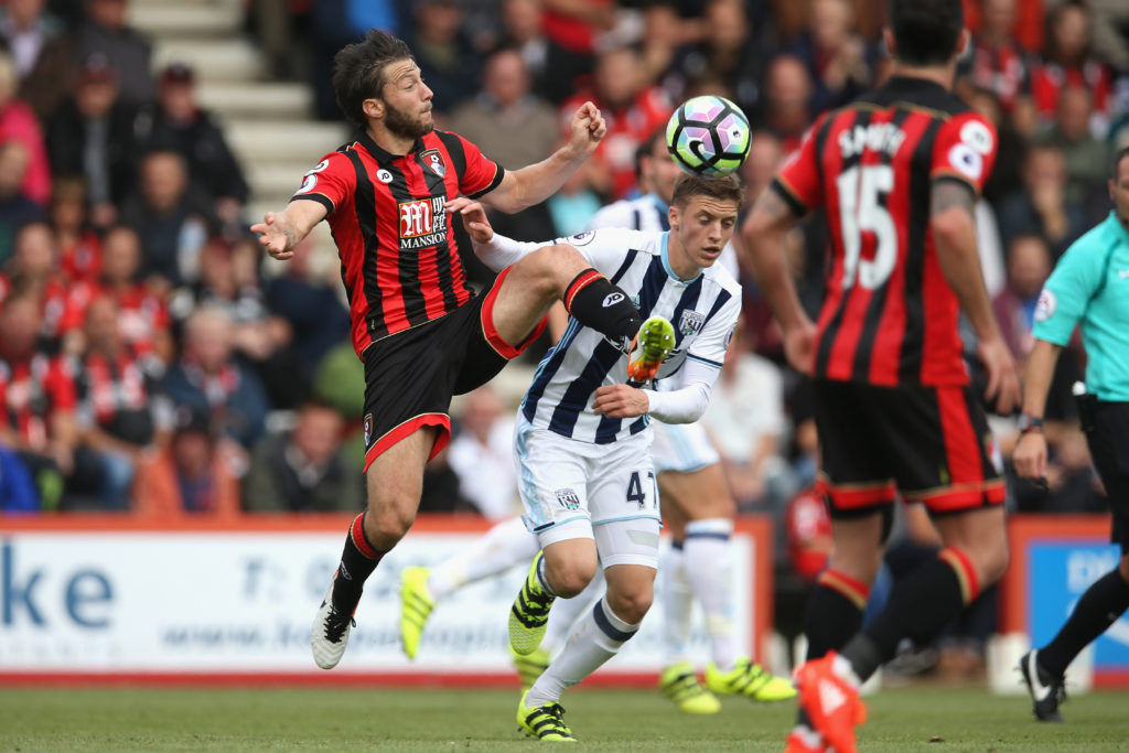 BOURNEMOUTH, ENGLAND - SEPTEMBER 10: Harry Arter of AFC Bournemouth and Sam Field of West Bromwich Albion battle for possession during the Premier League match between AFC Bournemouth and West Bromwich Albion at Vitality Stadium on September 10, 2016 in Bournemouth, England. (Photo by Steve Bardens/Getty Images)