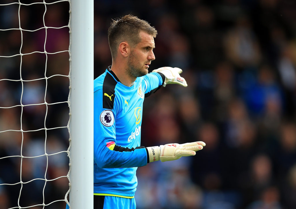 BURNLEY, ENGLAND - SEPTEMBER 10:  Tom Heaton of Burnley in action during the Premier League match between Burnley and Hull City at Turf Moor on September 10, 2016 in Burnley, England.  (Photo by Ben Hoskins/Getty Images)