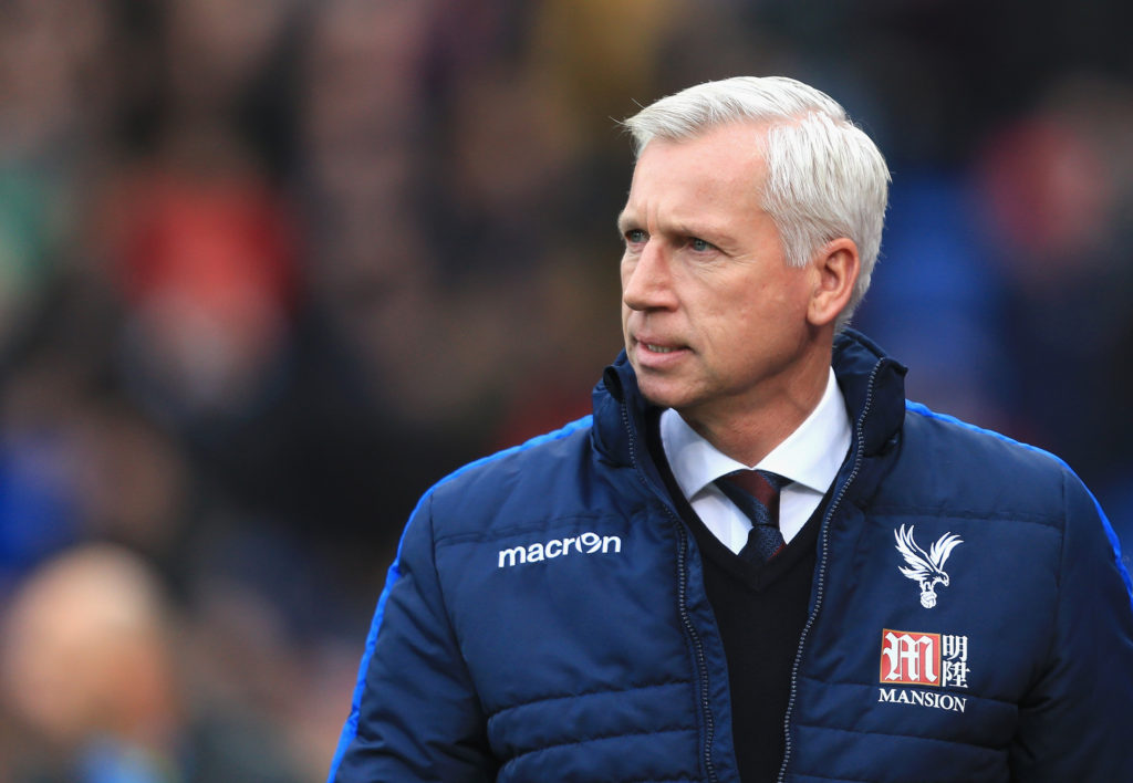 LONDON, ENGLAND - NOVEMBER 19: Alan Pardew, Manager of Crystal Palace looks on during the Premier League match between Crystal Palace and Manchester City at Selhurst Park on November 19, 2016 in London, England.  (Photo by Stephen Pond/Getty Images)