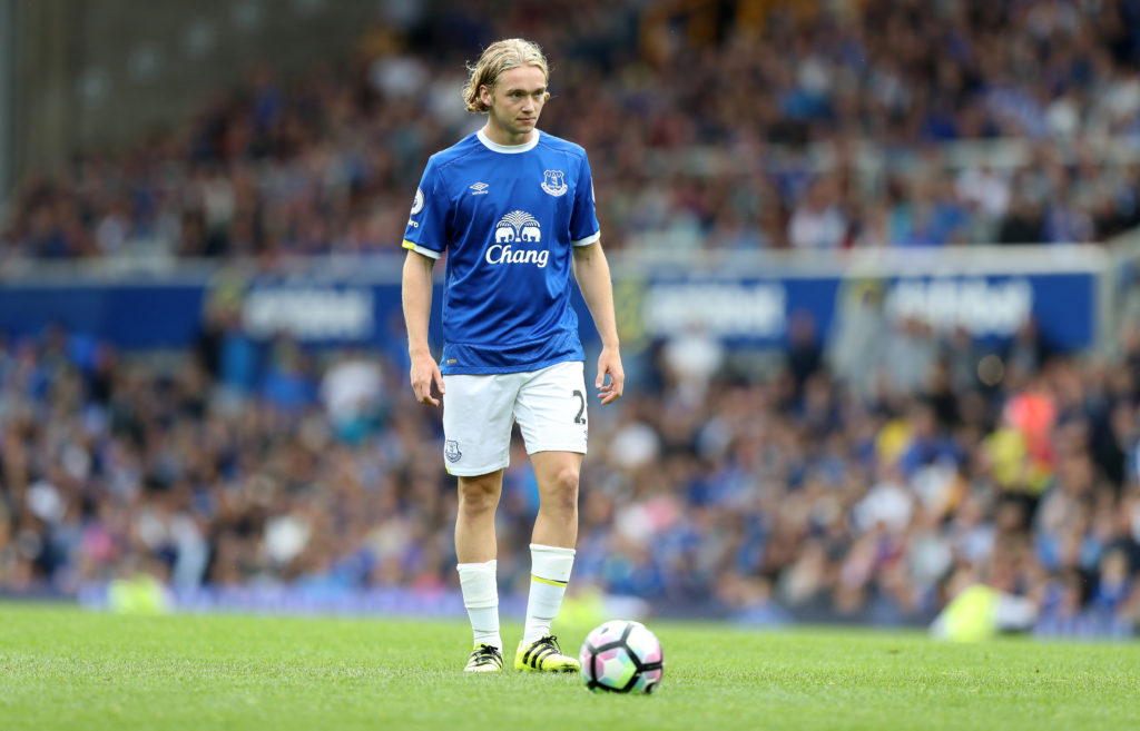 Davies backed for bright future at Everton