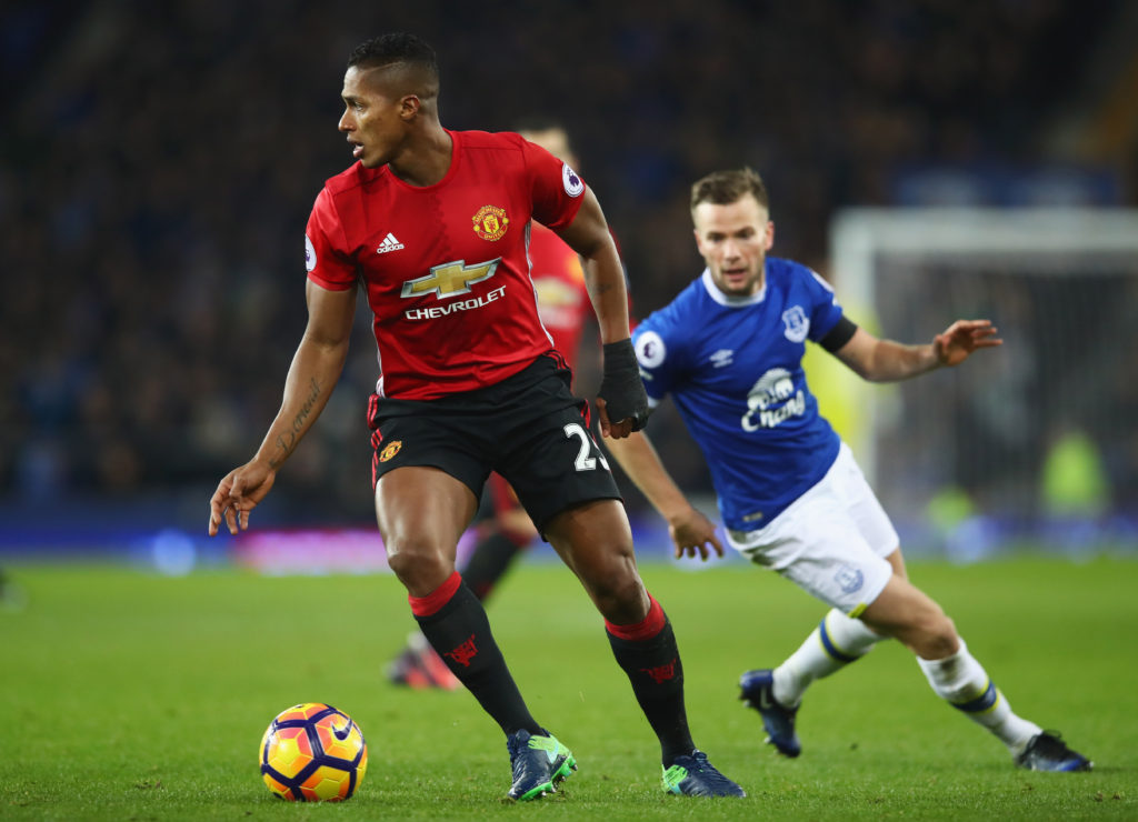 LIVERPOOL, ENGLAND - DECEMBER 04:  Antonio Valencia of Manchester United evades Tom Cleverley of Everton during the Premier League match between Everton and Manchester United at Goodison Park on December 4, 2016 in Liverpool, England.  (Photo by Clive Brunskill/Getty Images)