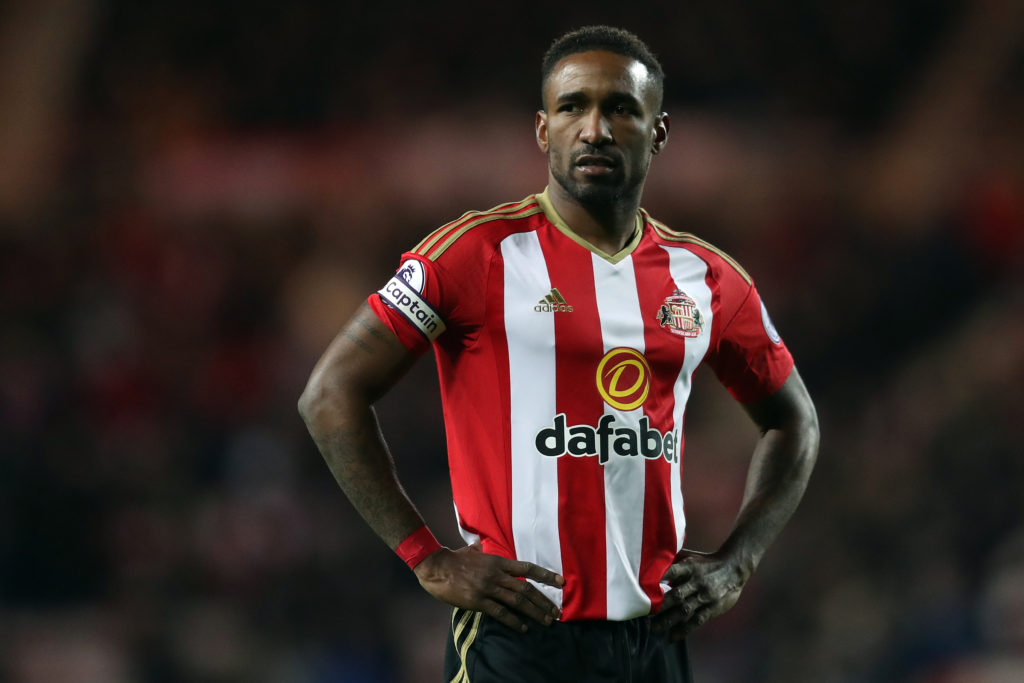 Sunderland star Defoe to confirm future next month