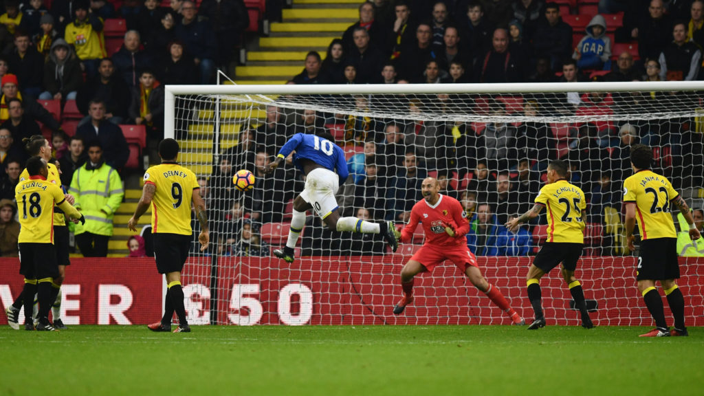WATFORD, ENGLAND - DECEMBER 10: Romelu Lukaku of Everton (10) scores their second goal during the Premier League match between Watford and Everton at Vicarage Road on December 10, 2016 in Watford, England. (Photo by Dan Mullan/Getty Images)
