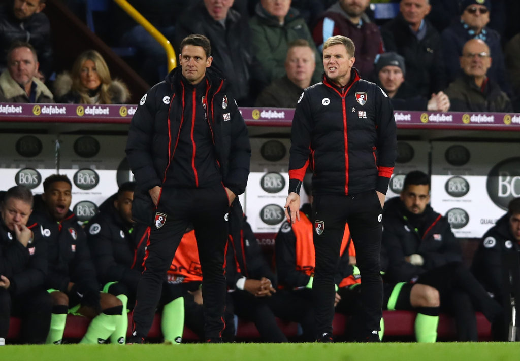 BURNLEY, ENGLAND - DECEMBER 10: Eddie Howe, Manager of AFC Bournemouth (R) gives his team instructions during the Premier League match between Burnley and AFC Bournemouth at Turf Moor on December 10, 2016 in Burnley, England.  (Photo by Clive Brunskill/Getty Images)