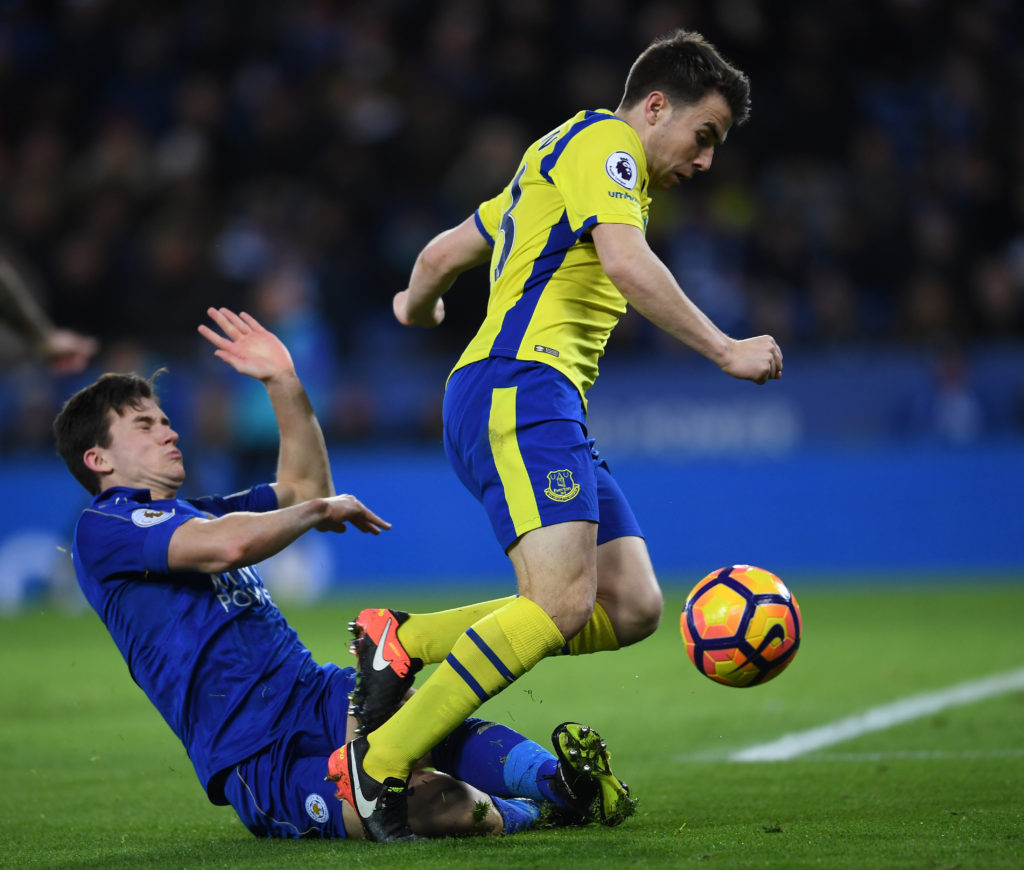 LEICESTER, ENGLAND - DECEMBER 26: Seamus Coleman of Everton is tackled by Ben Chilwell of Leicester City during the Premier League match between Leicester City and Everton at The King Power Stadium on December 26, 2016 in Leicester, England. (Photo by Laurence Griffiths/Getty Images)