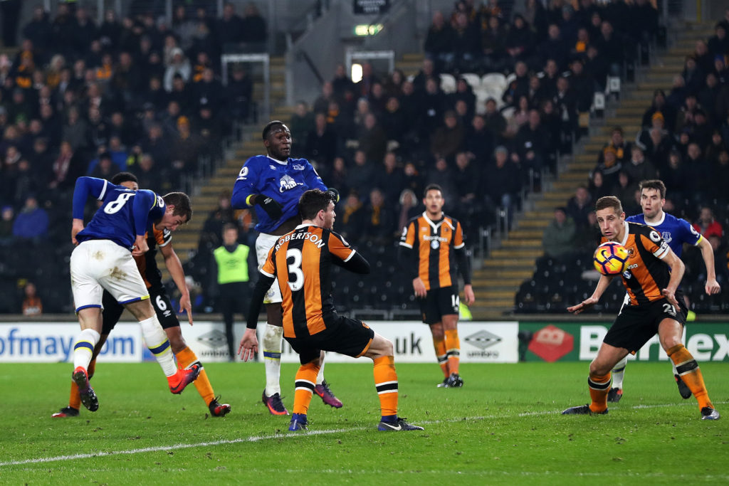 HULL, ENGLAND - DECEMBER 30:  Ross Barkley of Everton scores his team's second goal to make the score 2-2 during the Premier League match between Hull City and Everton at KC Stadium on December 30, 2016 in Hull, England.  (Photo by Chris Brunskill Ltd/Getty Images)