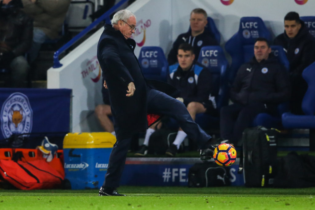Ranieri backs Foxes to fight