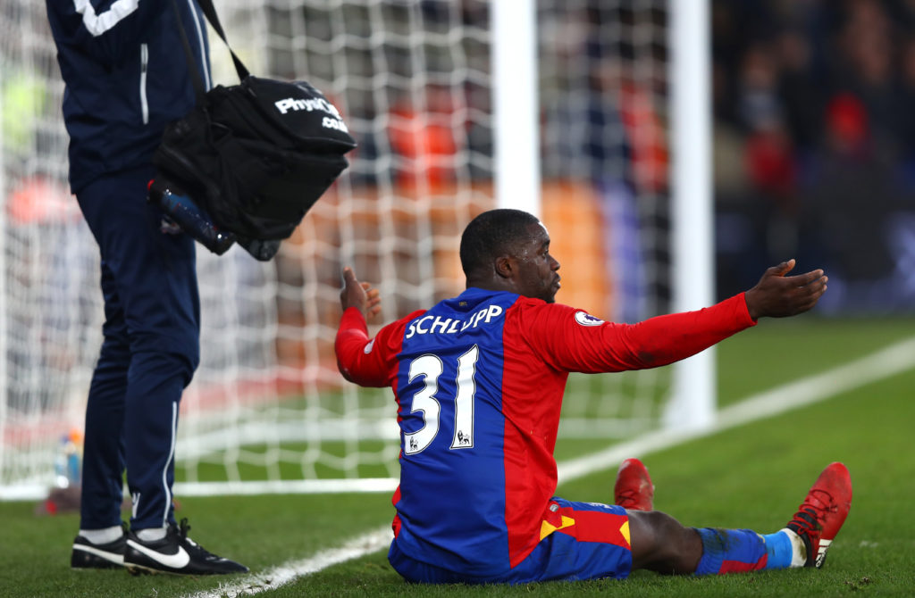 LONDON, ENGLAND - JANUARY 21:  Jeffrey Schlupp of Crystal Palace (R) reacts as the Everton dont kick the ball out after he goes down injured, Everton then go on to score during the Premier League match between Crystal Palace and Everton at Selhurst Park on January 21, 2017 in London, England.  (Photo by Clive Rose/Getty Images)