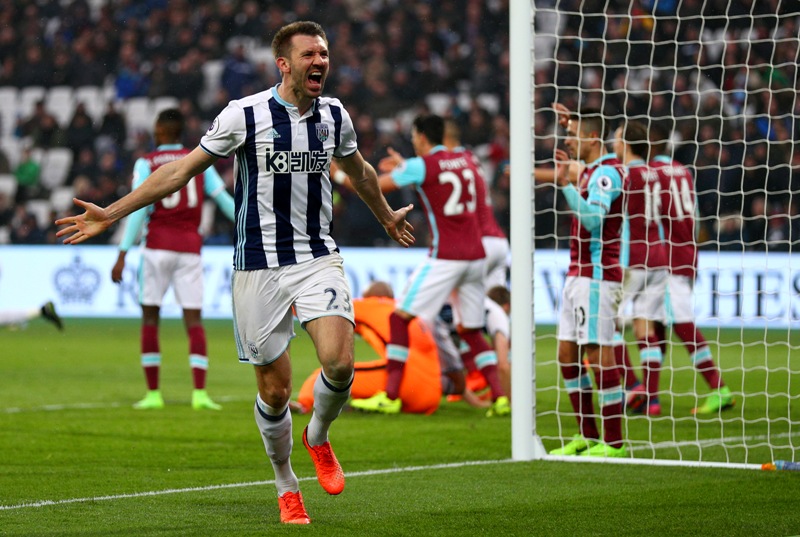 647701087AP00121_West_Ham_U
