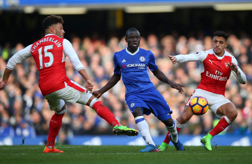 Sanchez sets the standard at Arsenal claims Oxlade-Chamberlain