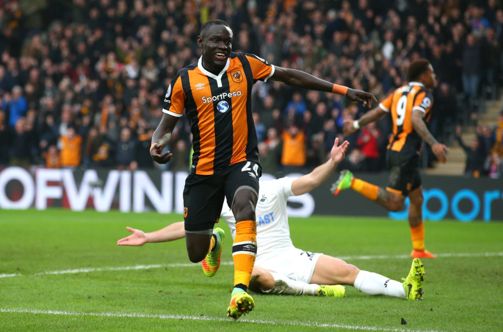 Hull keeper Jakupovic delighted at Niasse red card U-turn