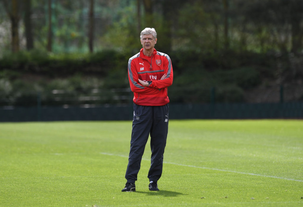 Wright: Wenger needs to give Arsenal fans an answer