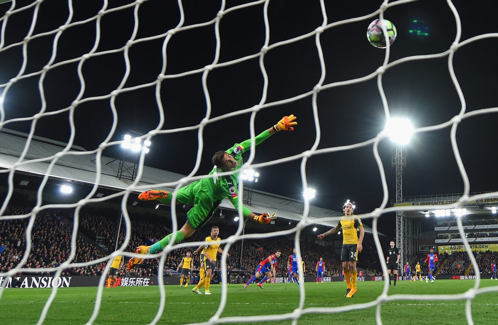 LONDON, ENGLAND - APRIL 10:  Emiliano Martinez of Arsenal fails to stop Yohan Cabaye of Crystal Palace from scoring their second goal during the Premier League match between Crystal Palace and Arsenal at Selhurst Park on April 10, 2017 in London, England.  (Photo by Mike Hewitt/Getty Images)