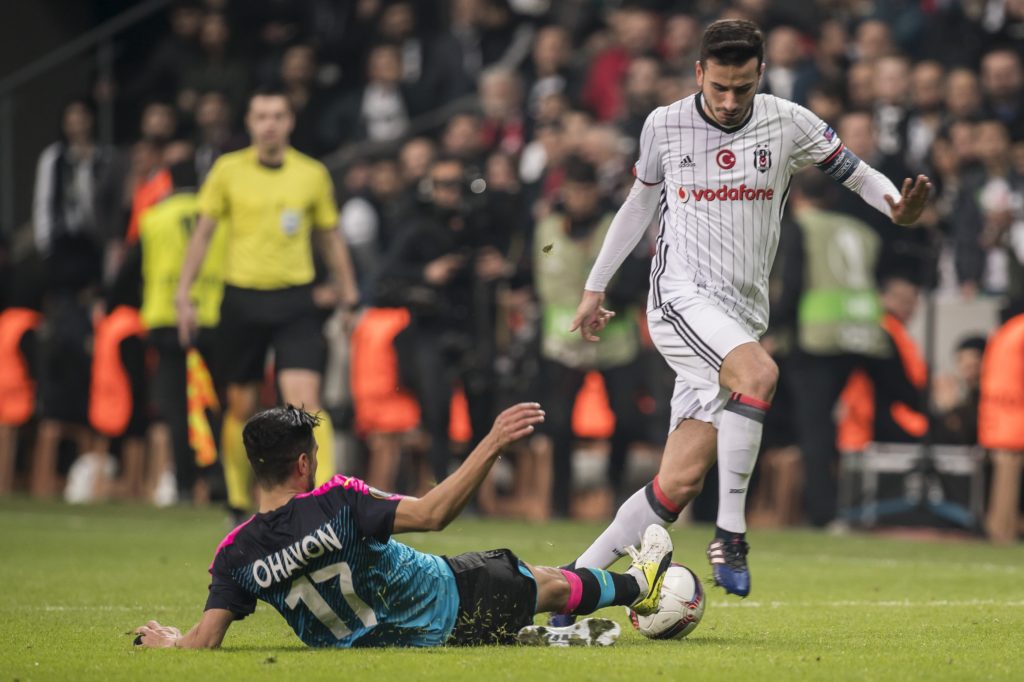 (L-R) Matan Ohayon of Hapoel Beer Sheva, Oguzhan Ozyakup of Besiktas JKduring the UEFA Europa League round of 16 match between Besiktas JK and Hapoel Beer Sheva on February 23, 2017 at the Vodafone Arena in Istanbul, Turkey(Photo by VI Images via Getty Images)