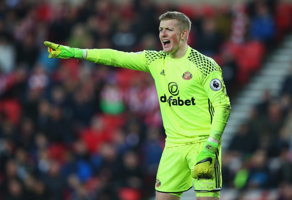 SUNDERLAND, ENGLAND - MARCH 05:  Jordan Pickford of Sunderland gives his team mates instructions during the Premier League match between Sunderland and Manchester City at Stadium of Light on March 5, 2017 in Sunderland, England.  (Photo by Alex Livesey/Getty Images)