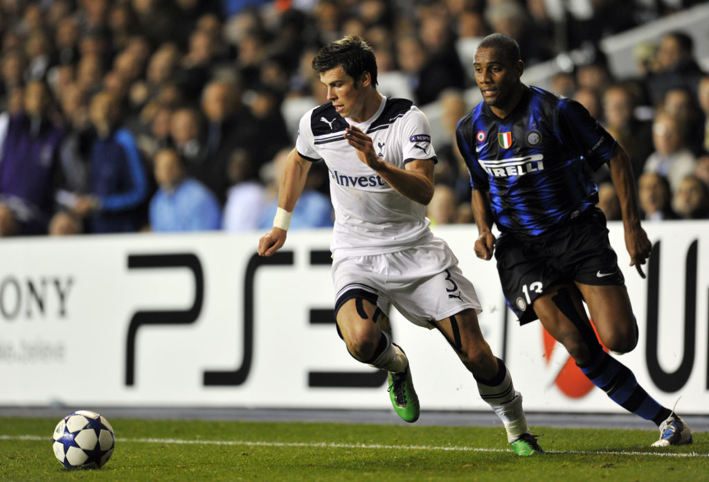 Tottenham Hotspur's Welsh defender Gareth Bale (L) vies with Inter Milan's Brazilian defender Maicon (R) during their UEFA Champions League group A match against Inter Milan at White Hart Lane, in London,  on November 2, 2010. AFP PHOTO/GLYN KIRK (Photo credit should read GLYN KIRK/AFP/Getty Images)