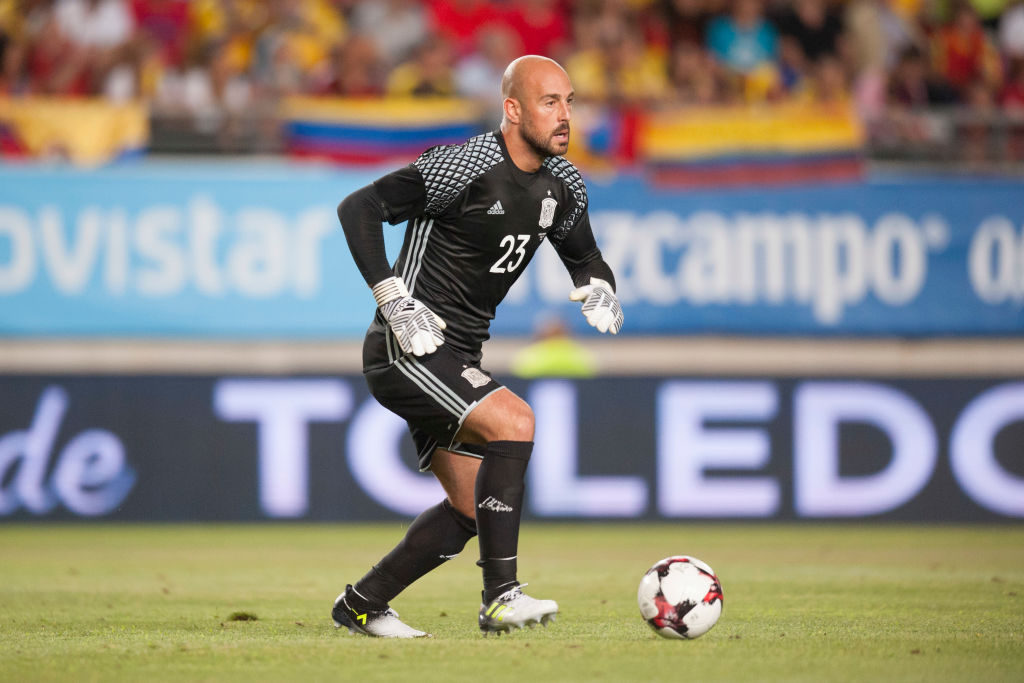 Newcastle remain in the hunt for Pepe Reina