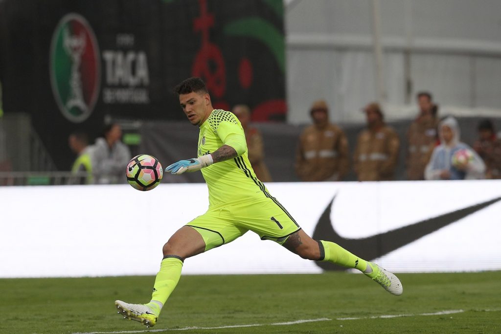 City’s new keeper Moraes picks up goalkeeper of year award